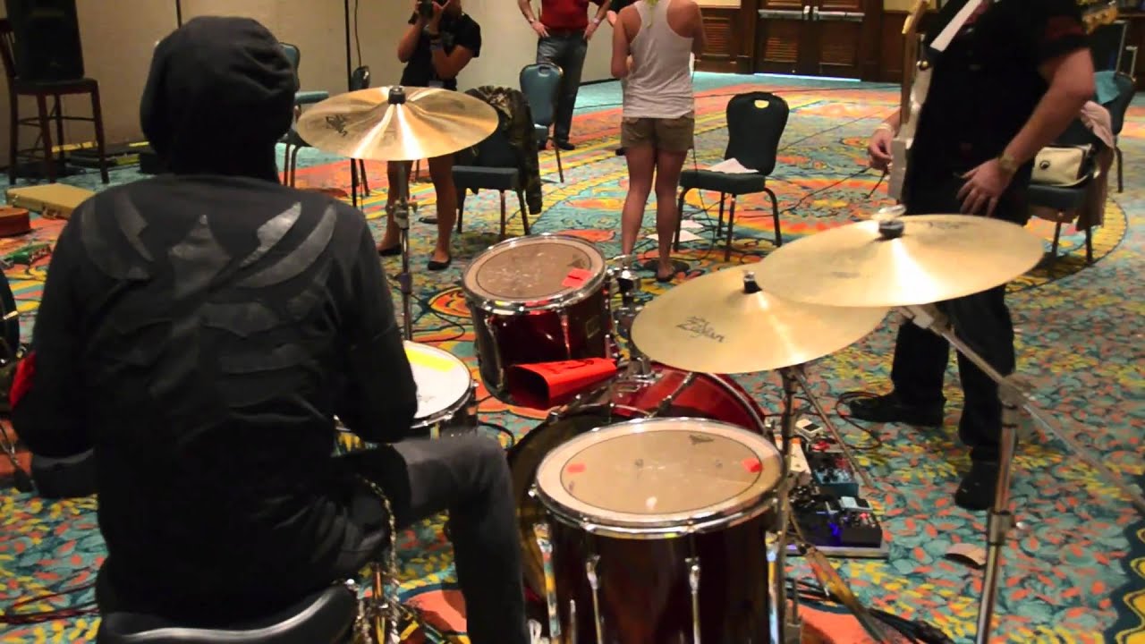 ROCK N ROLL FANTASY CAMP 2011 - TOMMY LEE - KICKSTART MY HEART