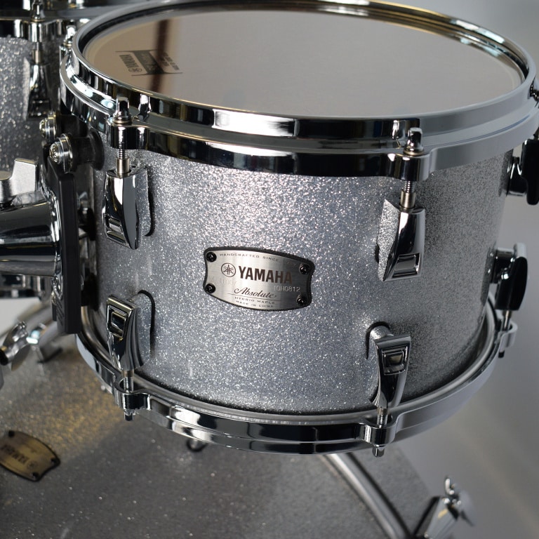 Yamaha Absolute Hybrid Maple 22in 4pc Shell Pack – Silver Sparkle 11