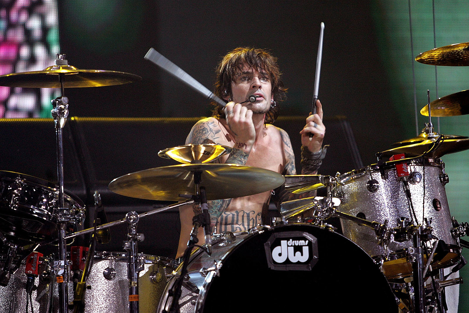 5 Tommy Lee Moments That RAWK! | Drummers Only