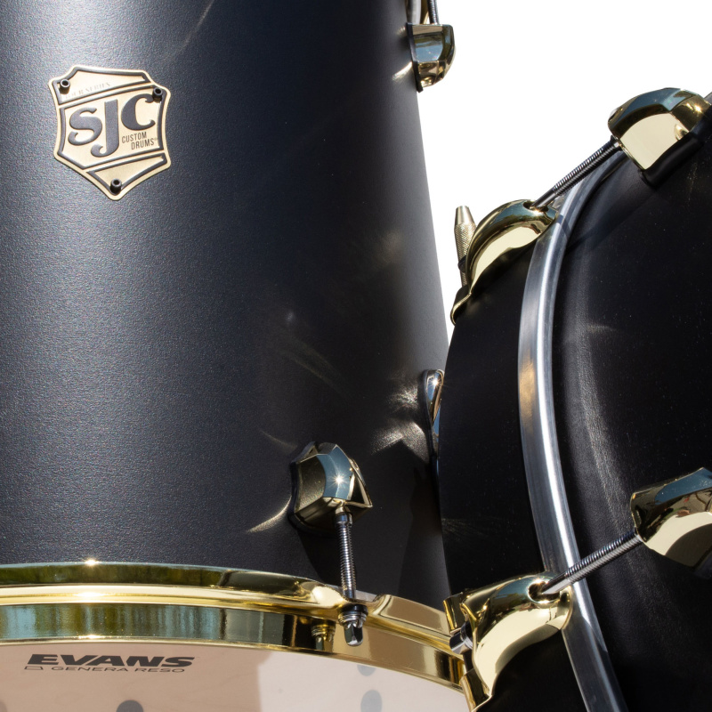 SJC Tour Series 22in 3pc Shell Pack – Onyx Lacquer With Brass Hardware 10