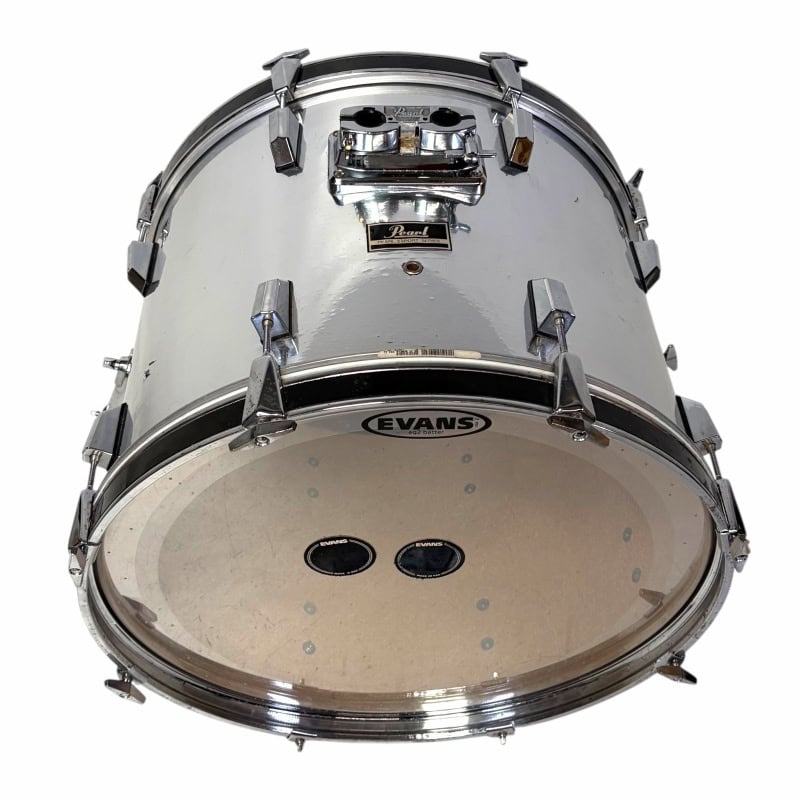 Pearl drum kit for professional drummers, high-quality percussion instrument.