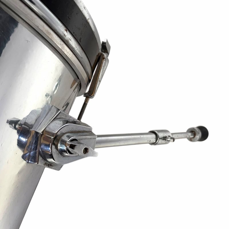 High-quality snare drum with drumstick holder, perfect for professional drummers and percussion enth.
