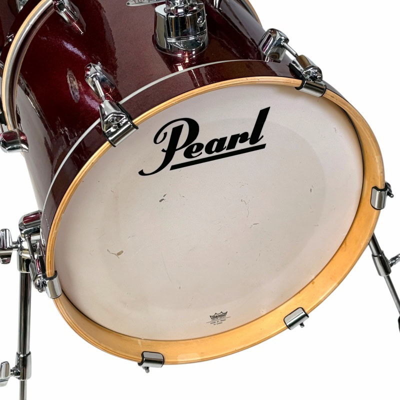 High-quality Pearl bass drum for professional drummers and music enthusiasts. Perfect for drum sets.