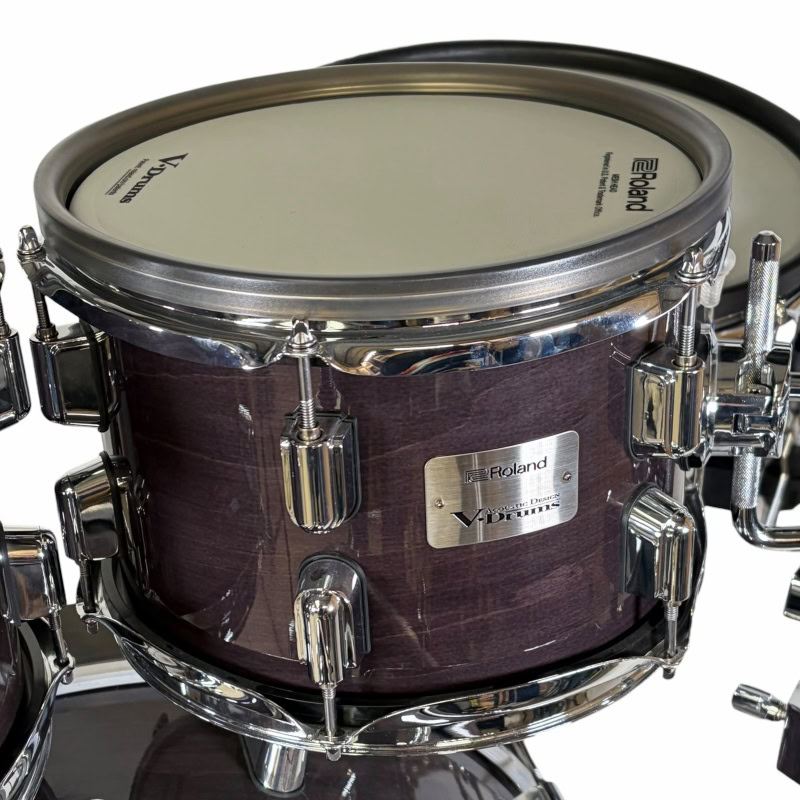 High-quality wooden snare drum for professional drummers and percussionists.