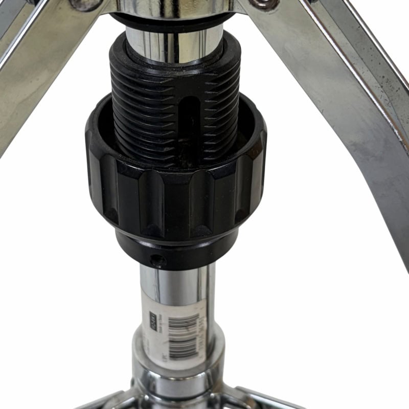 Adjustable drum throne height for comfortable drumming sessions.