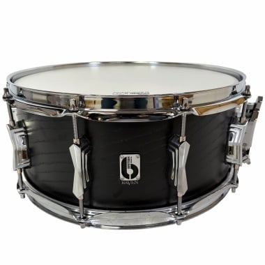 Snare drum for drummers, high-quality percussion instrument, ideal for studio and live performances.