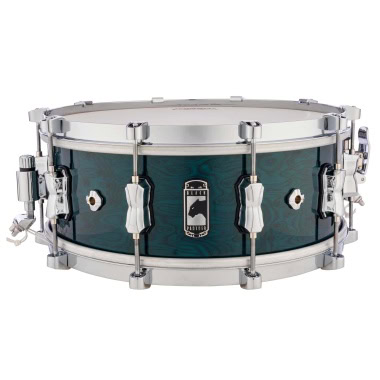 High-quality blue drum snare with chrome hardware for professional drummers.
