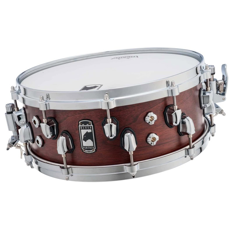 High-quality snare drum with wooden shell and chrome hardware, ideal for professional drummers and s.