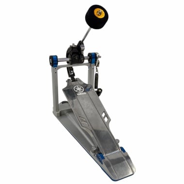 Yamaha FP9X chain drive single bass drum pedal with case.