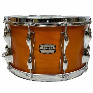 Yamaha Recording Custom 14x8in snare drum in natural wood finish.