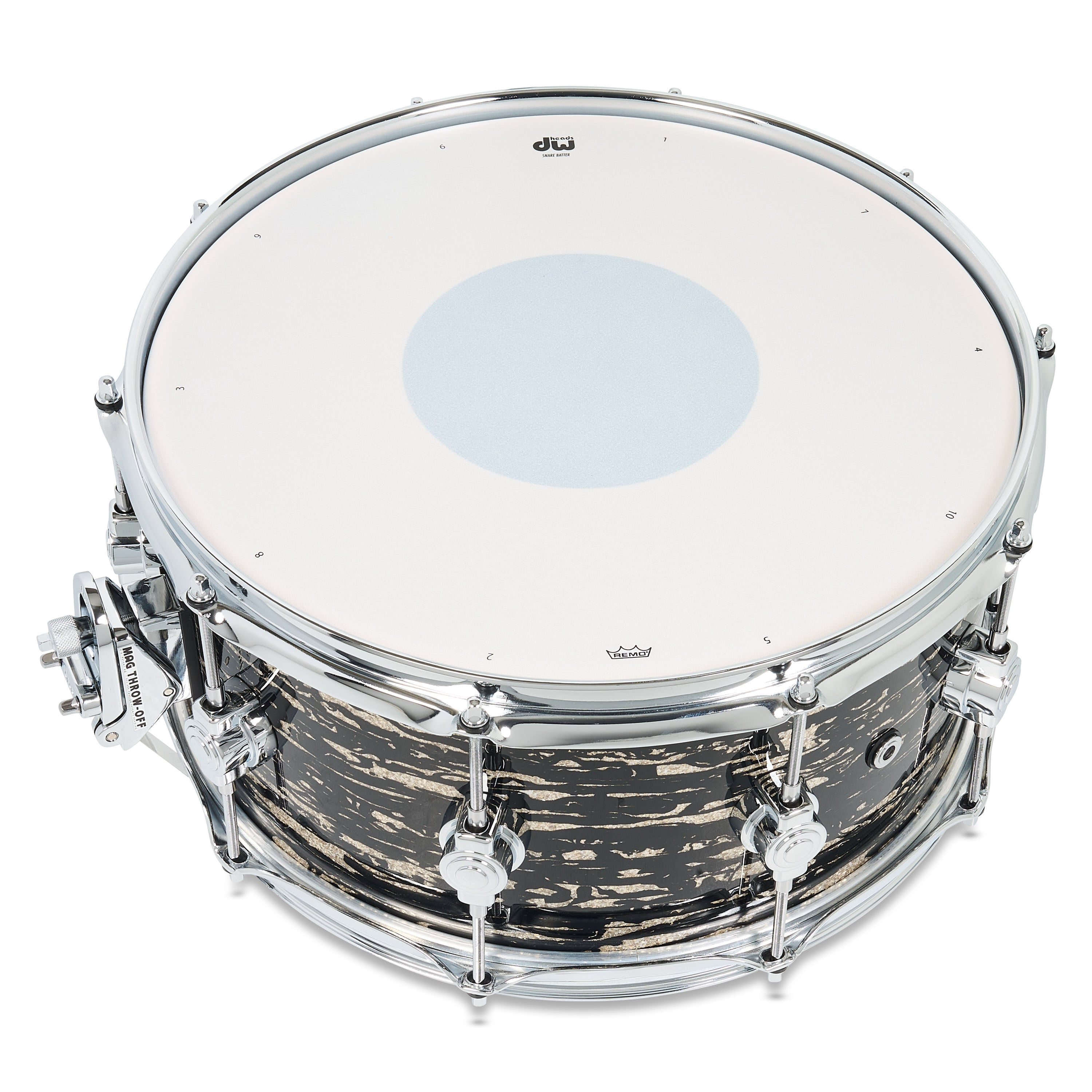 Black Oyster finish DW snare drum for professional drumming.