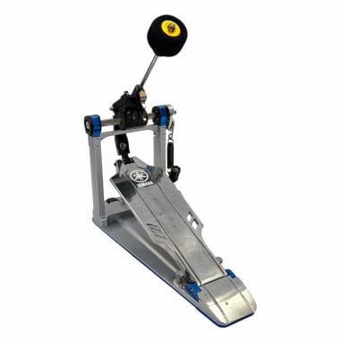 Yamaha FP9D single bass drum pedal with blue accents and drum beater.