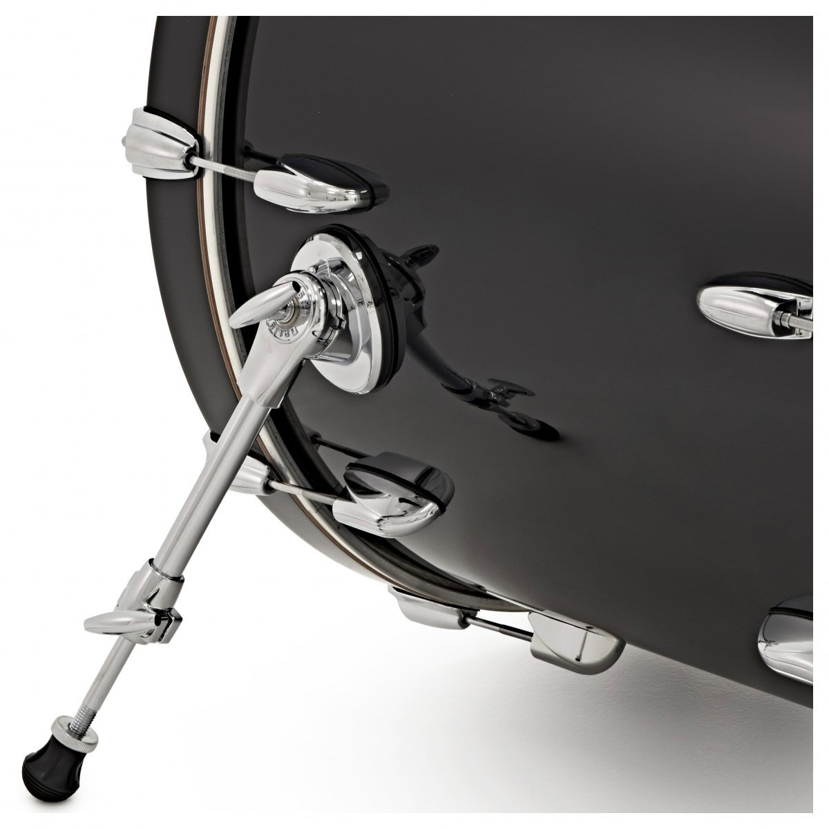 Close-up of Gretsch Renown Maple 22in shell pack in Piano Black.